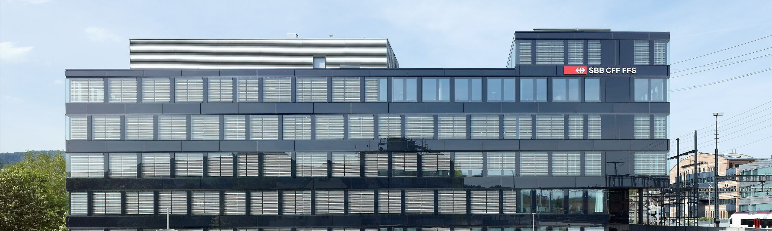 Das schwarze Bürogebäude Aarepark in Olten